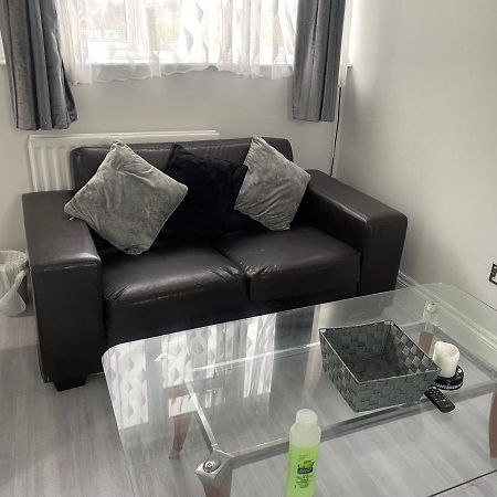 Newly Renovated Studio In Acton London Exteriör bild