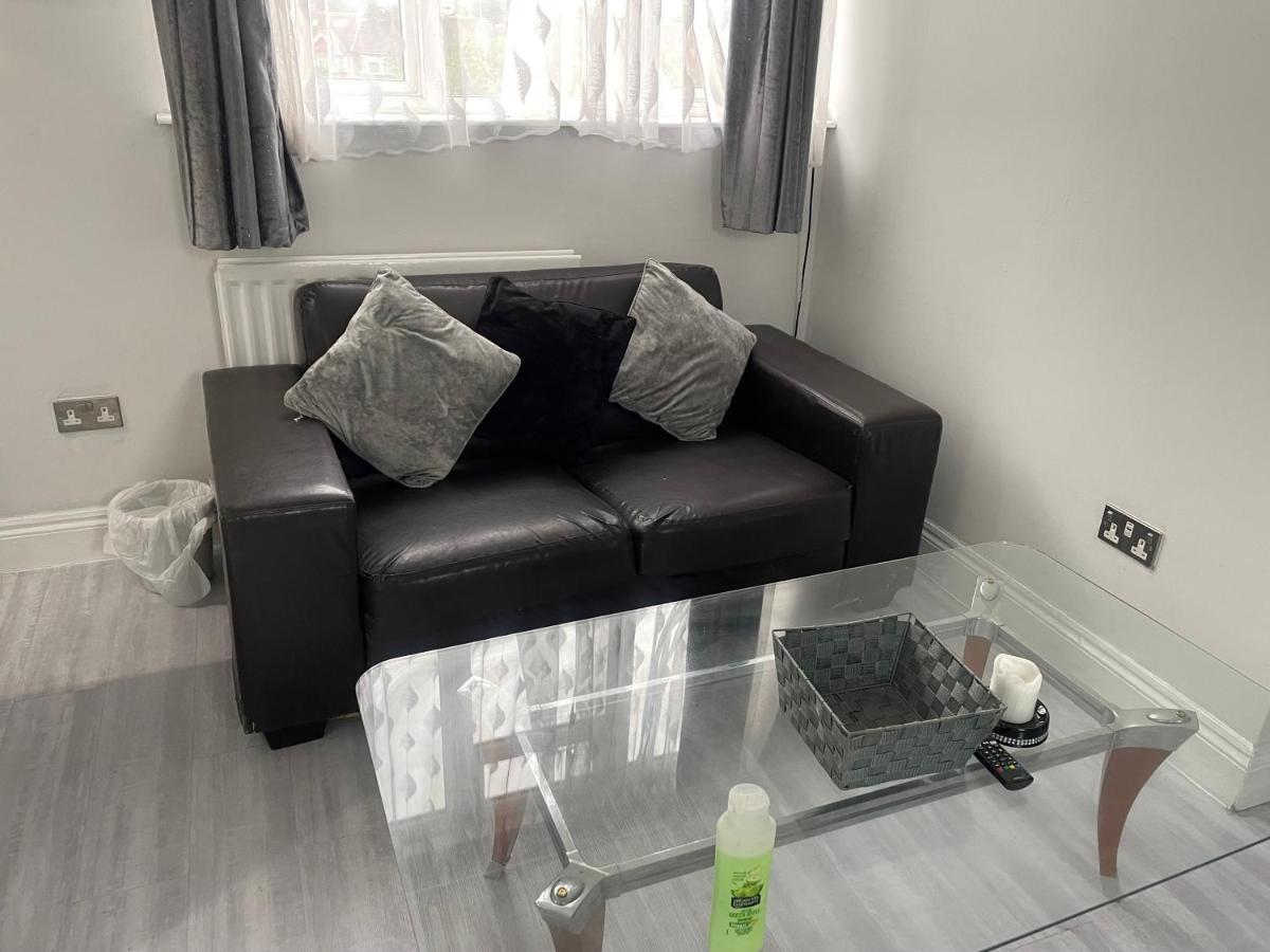 Newly Renovated Studio In Acton London Exteriör bild